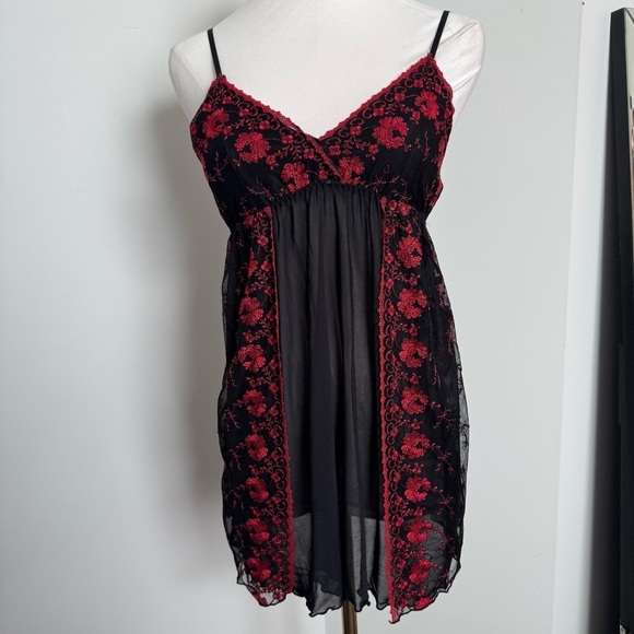 Vintage Black and Red Lace Chemise half slip whimsigoth romantic fairy witchy SM - Picture 3 of 7